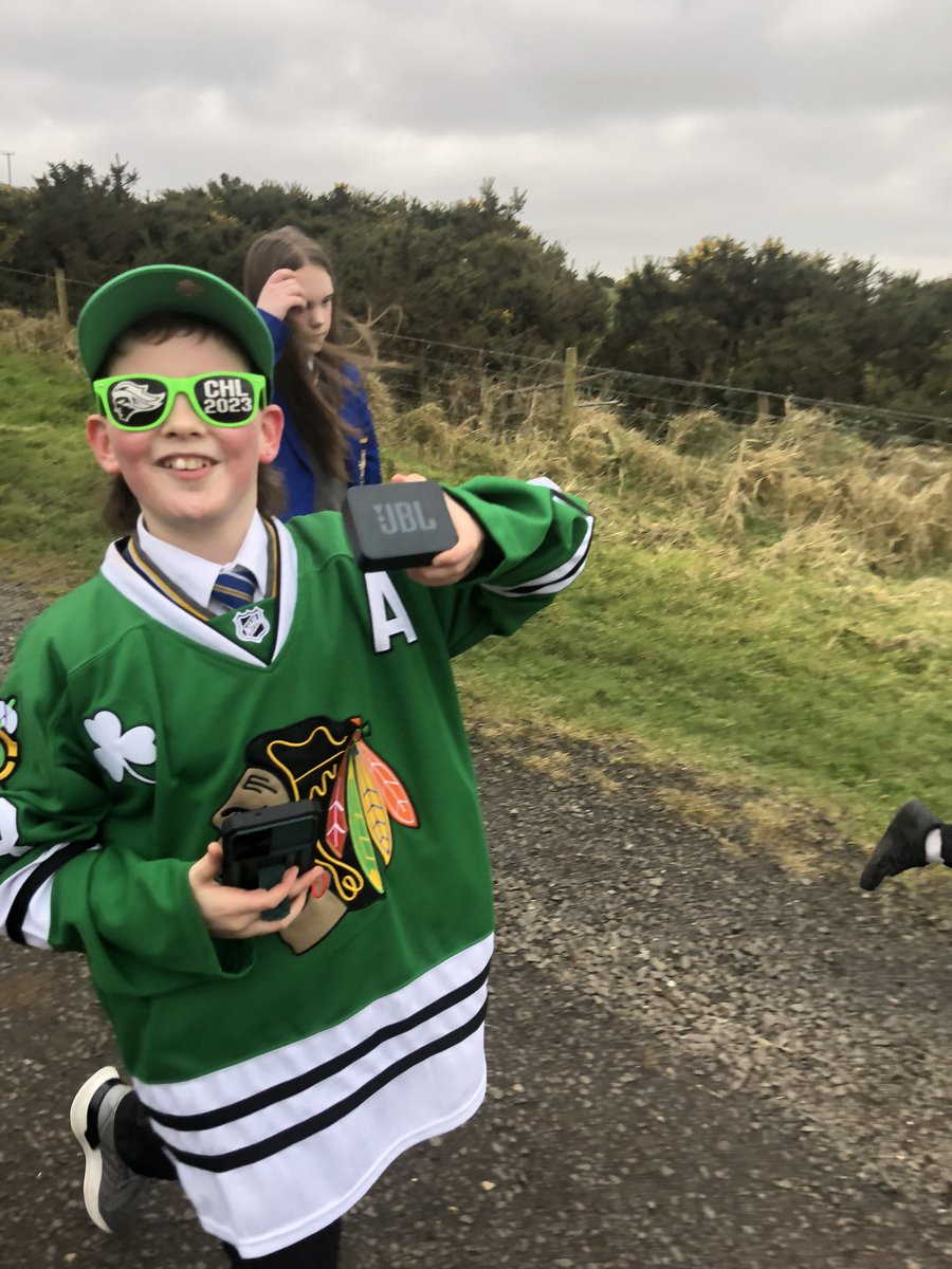 IrishERC's tweet photo. Siúlóid deas amuigh faoin aer le
Muintir bl 8 @SnaGaeilge @GlasNaBradanCA #cairde #labhairgaeilge #spraoi https://t.co/69f687Zsq6