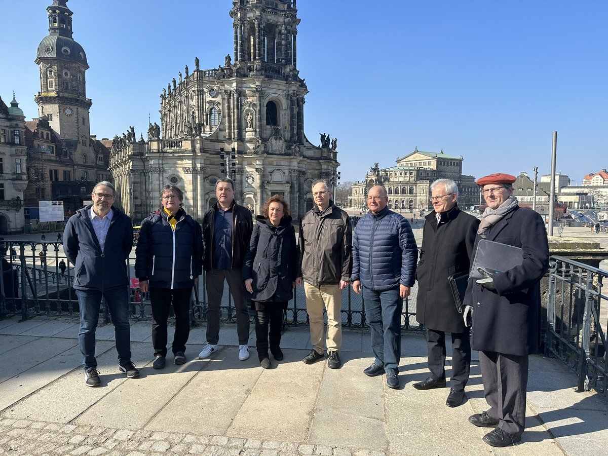 Das Bündnis Sahra Wagenknecht (#BSW) hat eben sein Team für die Stadtratswahl in #Dresden vorgestellt. Aktuell schreibe man zwar noch am Wahlprogramm, eine Forderung ist aber: Dresden soll „Friedensstadt“ werden.