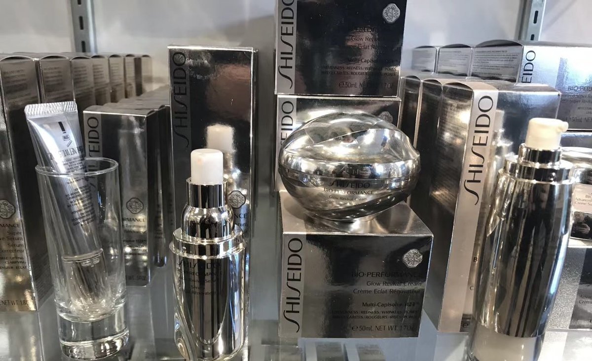 오늘 BFF 매장에서 영감을 얻고 학습하는 오후를 보냈습니다! 패션, 뷰티, 라이프스타일에 대해 많은 것을 배웠고 보람을 느꼈습니다! 💄💅