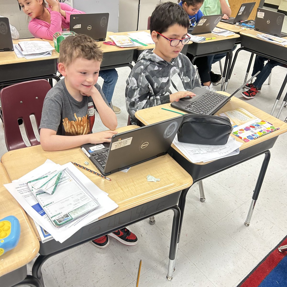 tarshamwilliams's tweet photo. @NatashaBlades  and I had a blast teaching this lesson on Juliette Gordon Low and using Book Creator!

#NCSSBeTheBest
@RPES_Cougars @RyanEarlJames https://t.co/ZNbhRCwBRK
