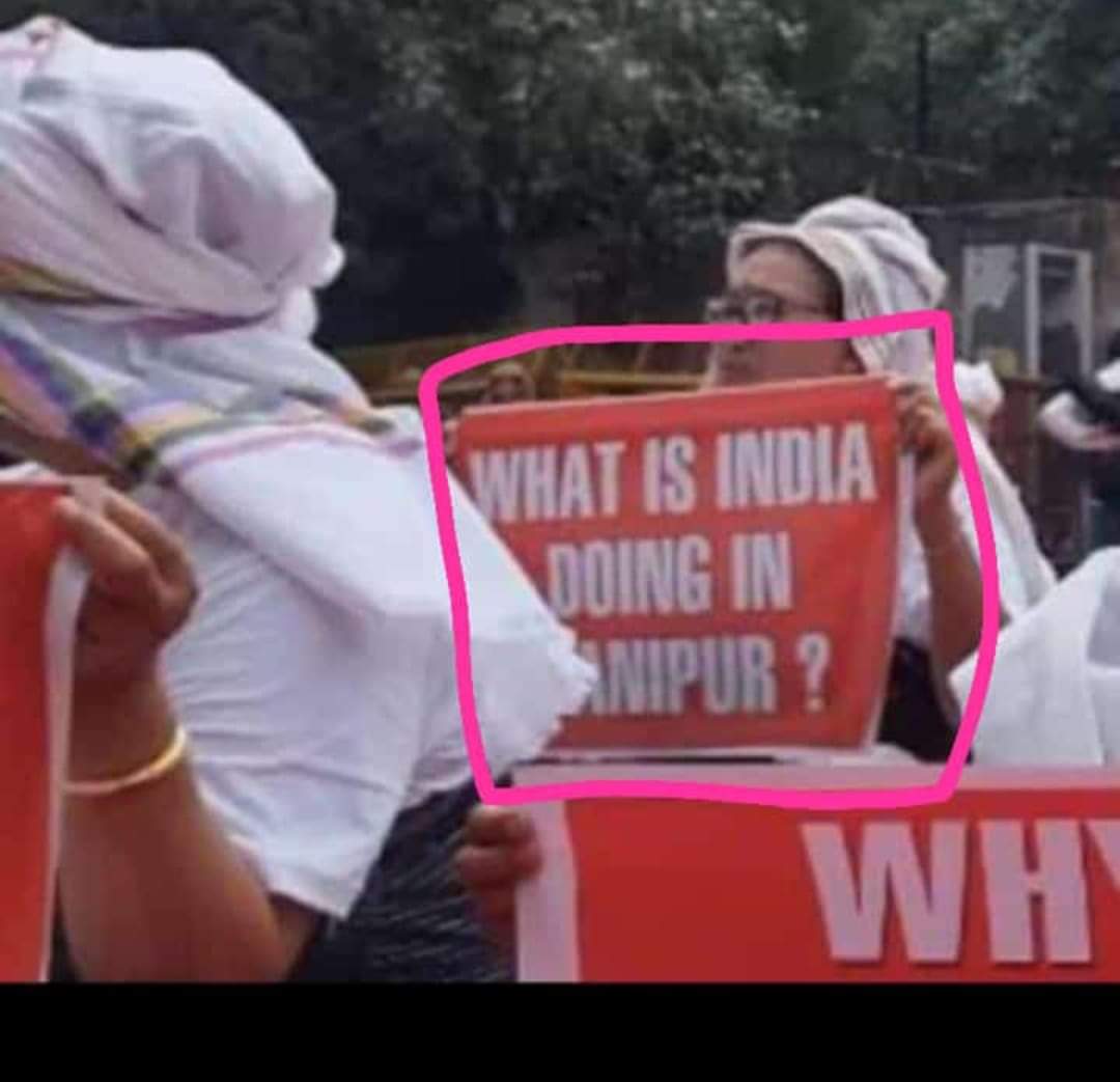 BaiteJangk39262's tweet photo. The #MeiteiTerrorists #MeiteiMilitants #Arambai_Militants #UNLF_MPA #ManipurPoliceCommando and the one who supported them the #MeiraPaibis do not considered themselves as Indians. They are questioning "What is India doing in Manipur?"
#MeiteisAntiIndian #MeiteiWarCrimes https://t.co/0nx3V8X76p