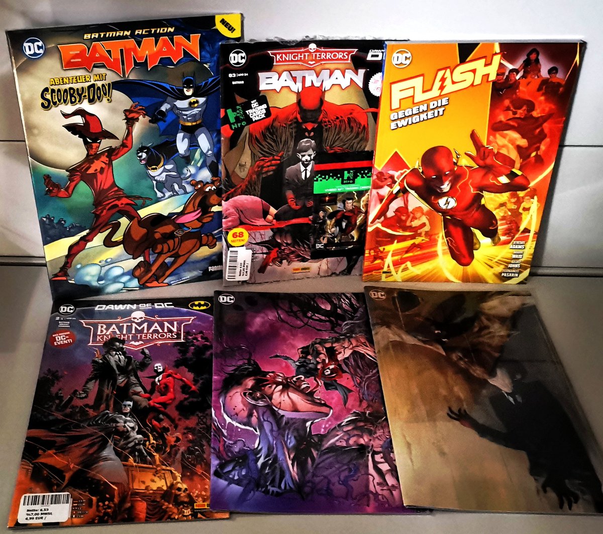 PresseComicShop's tweet photo. Die DC Comic Neuheiten vom @PaniniVerlag sind eingetroffen und bei uns online https://t.co/PMjwbK8O1J , sowie in unseren Geschäften Chemnitz Paul-Bertz-Str. 20 und Zwickau Magazinstr. 13-15 verfügbar. 😃

#comic #batman #flash #knightterrors #pressecomicshop #chemnitz #zwickau https://t.co/aFOZQejUZr