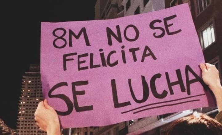 Feminacida's tweet photo. Este #8M hay que ir ✊🏽💜.

Nos vemos en las calles para defender nuestros derechos y los de toda la sociedad. https://t.co/0jFvsgsmLy