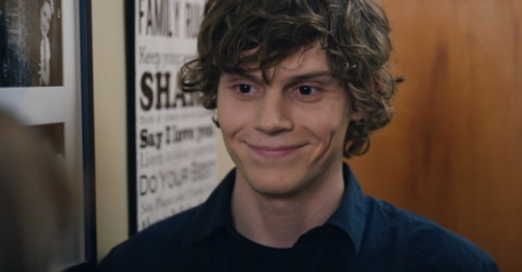 TheCinesthetic's tweet photo. Evan Peters in Adult World (2013) https://t.co/m5EURcq3QS