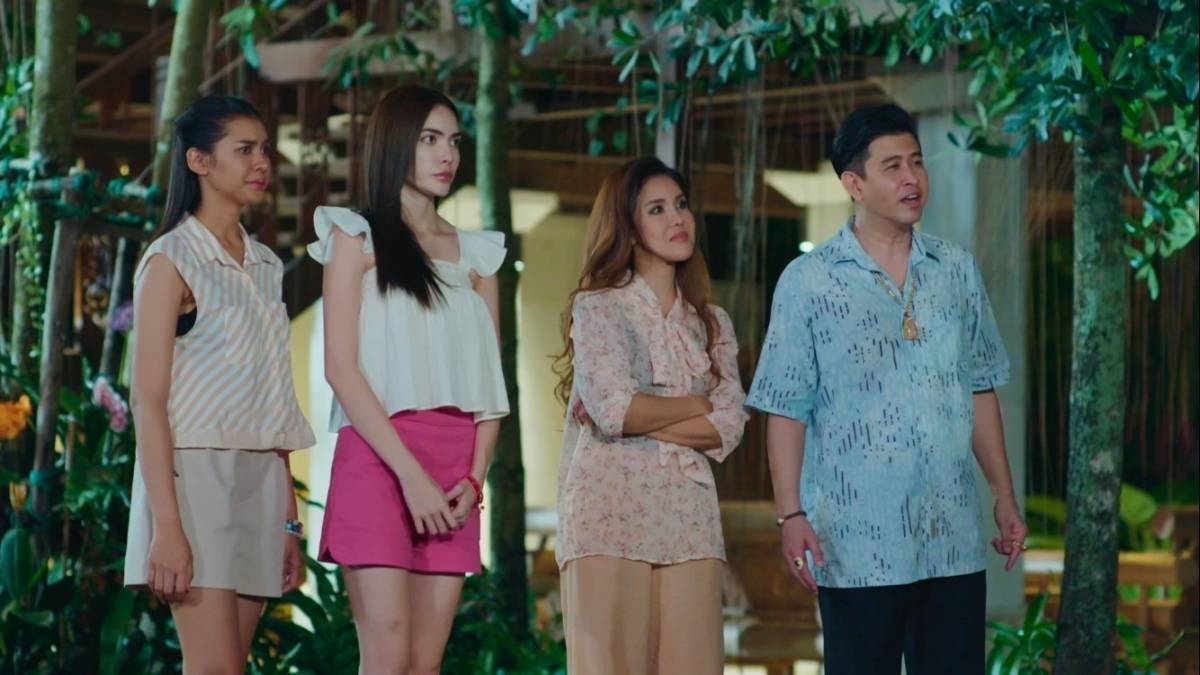 Ch3Thailand_33's tweet image. ทองกวาวมีเรื่องให้ต้องผิดใจกับคล้าว เพราะดันไปเห็นภาพบาดตาบาดใจ ด้านคล้าวขอทองกวาวแต่งงาน แต่ทองก้อนมีเงื่อนไข ต้องหาเงินมาให้เดือนละสิบหมื่น
คืนนี้ มนต์รักลูกทุ่ง ๒๕๖๗ EP.7
.
ติดตามชม #มนต์รักลูกทุ่ง๒๕๖๗ #FallingInLove
ทุกวันศุกร์ เวลา 22.45 น.
#ดูทีวีกด33 #ดูมือถือกด3Plus