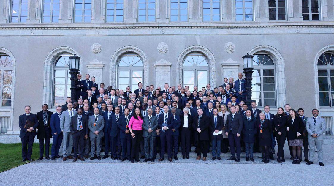 1/21 The 100+ Members of the 2023/4 Global Strategy Programme of the Royal College of Defence Studies #RCDS24 have had a fantastic programme in #Geneva this week, engaging the @UN system, other int’l organisations, NGOs & academics, thanks to @SimonManleyFCDO. @UNGeneva @DefAcUK