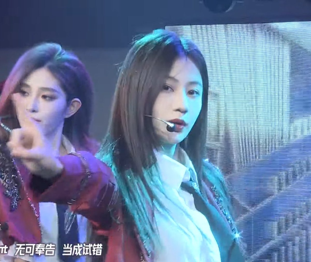 뉘집 딸래미가 이렇게 잘생겼지