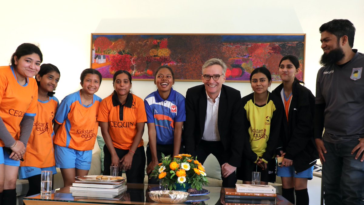 Celebrating #IWD2024 through football ⚽️🥳 These Bend It Like Beckham stars from @CEQUIN2009 left their mark both on and off the field during their friendly football match with High Commissioner @AlexWEllis. #InspireInclusion #RightsFreedomPotential