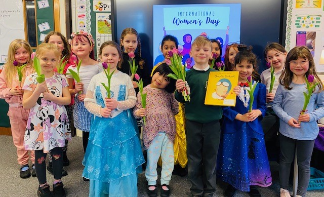 We have a very kind gentleman in P2b who brought a lovely floral gift for every little lady in his class, so kind. We enjoyed hearing about the adventures of Amelia Earhart for our story time today. #InternationalWomensDay #lovereadingstnics