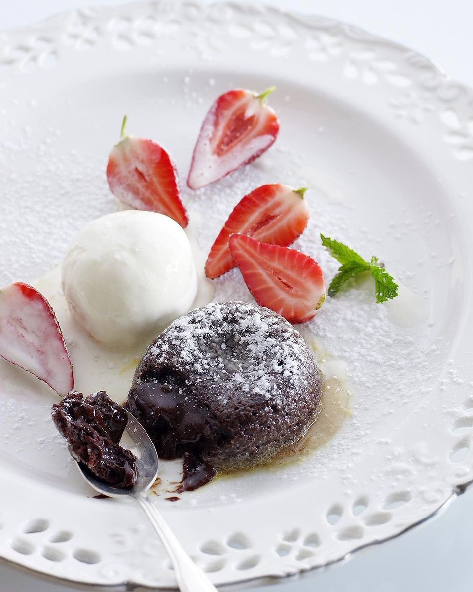balduccis_ct's tweet photo. Chocolate fondant

#fondont #chocolate #balducci #capetownetc #eatout #dessert #balduccicapetown #capetown https://t.co/Tk0fynJkix