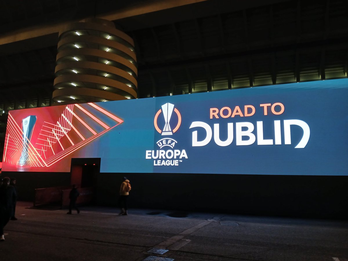 jaymurphy83's tweet photo. Amazing time in the San Siro last night  for Ac Milan v Slavia Prague in Europa League What a stadium. Best experience I've had at a football match 🇮🇹👌 https://t.co/FdzCCXrWVo