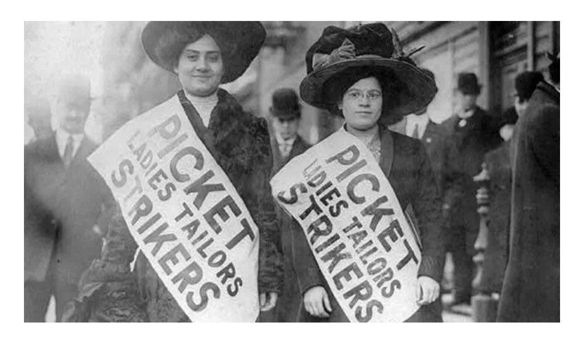 rauldiazhj's tweet photo. La primera gran paralización de mujeres de 1857, tenía el lema “Pan y Rosas” por mejoras salariales (pan) y condiciones de vida digna en las fábricas(Rosas) Por tanto en este día Pan y rosas para ustedes #MujeresLuchadoras #8M #DiaDeLaMujer https://t.co/7uOYyaDQNM