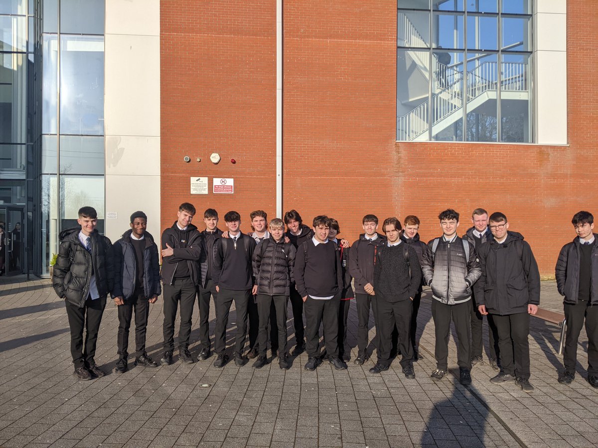 Many thanks to @UniWestScotland for hosting a group of our young people from @theparkmains as part of #scotappweek24. This group have all identified engineering as a possible career path and were really impressed with the facilities at UWS and the warm welcome that they received