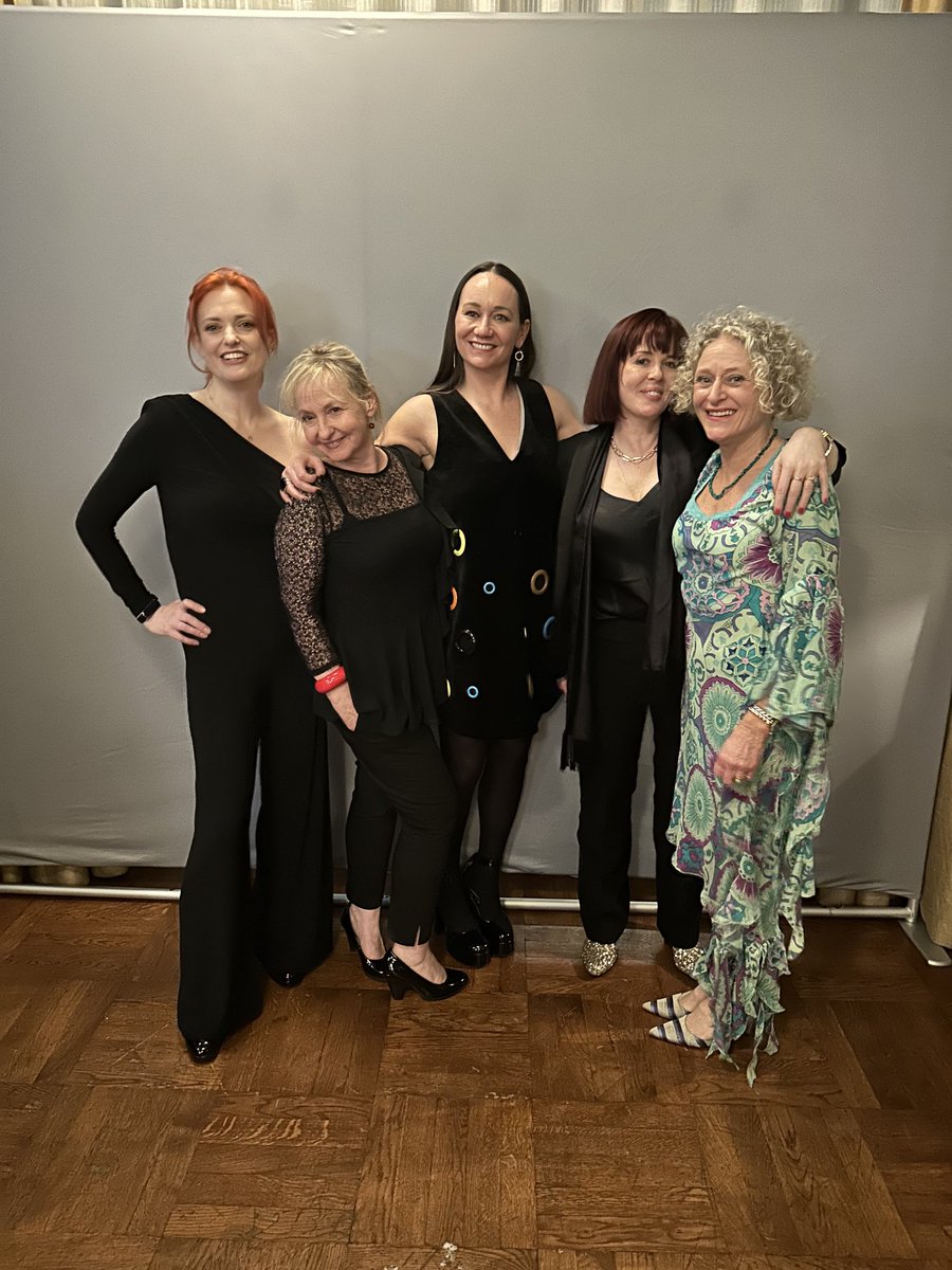Had such a laugh last night at the ⁦@csacasting⁩ Artios Awards. These ladies from ⁦@ACoffeyCasting⁩ and ⁦@louisekiely⁩ made the evening so much fun! Feel like I have made good friends and this is the real joy of meeting up at these events ♥️