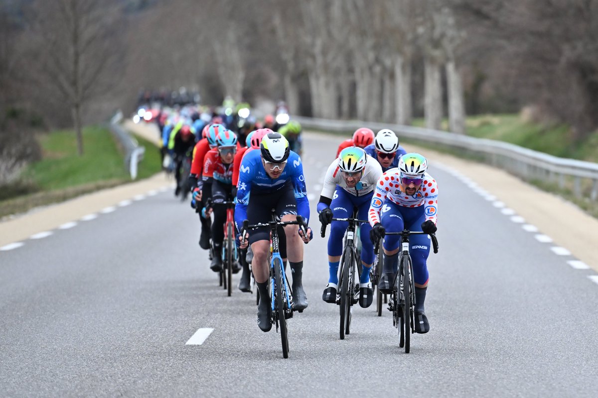 ParisNice's tweet photo. 🔴 Un début d'étape très animé avec de multiples attaques ! Suivez la course en direct sur le race center :
https://t.co/5ocWQaxBCb

🔴 A very lively start to the stage with lots of attacks! Follow stage 6 live on the race center, powered by @GlobalNTT:
https://t.co/s8qwHKgydH

#ParisNice