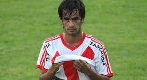 exriver83314's tweet photo. #ExRiver
#cumpleaños
Juan #Funes 61 años
Santiago #Gallucci 33 años
Omar #Mallea 43 años
Juan #Negri 104 años
Rodrigo #Rey 33 años
Maximiliano #Velazco 29 años
#RiverPlate #juanfunes #santiagogallucci #omarmallea #juannegri #rodrigorey #maximilianovelazco https://t.co/zqU2bPEZXd