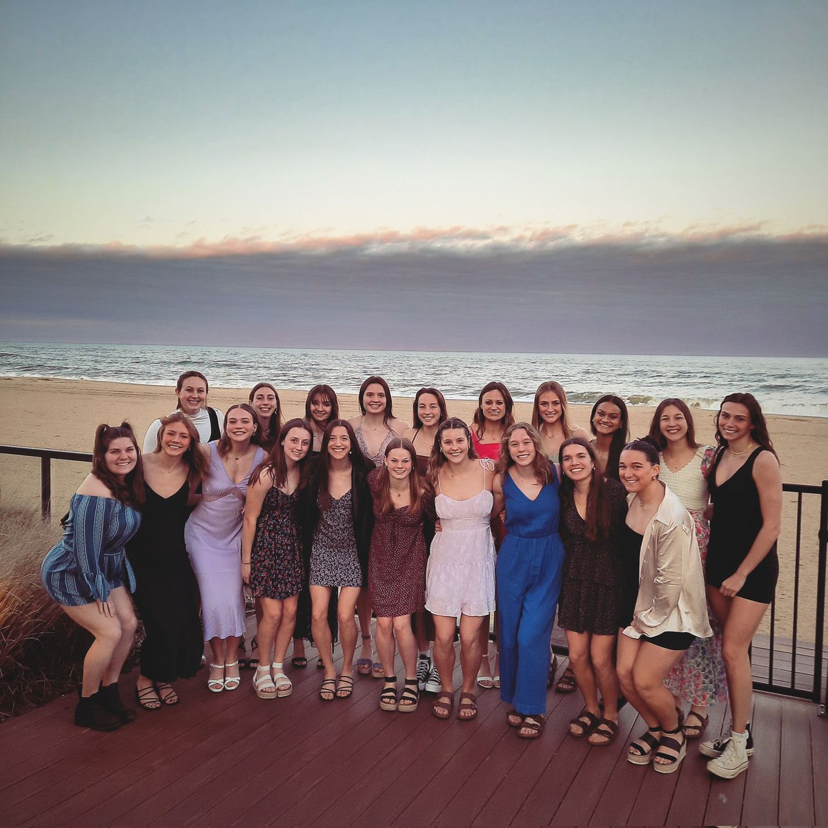 UWL_WomensTrack's tweet image. Love this crew. We ready. 🦅🏆❤️