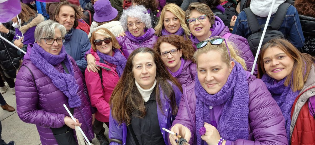 HOY | #8M2024 Día Internacional de las Mujeres 

♀️ <a href="/CCOO/">Comisiones Obreras</a>  #EsFeminismo 📢  ¡No a los contratos temporales y trabajos a tiempo parcial! ¡Fuera la precariedad laboral y la sobreexplotación!

 #FemismismoSindical  
📸En la concentración de #Madrid