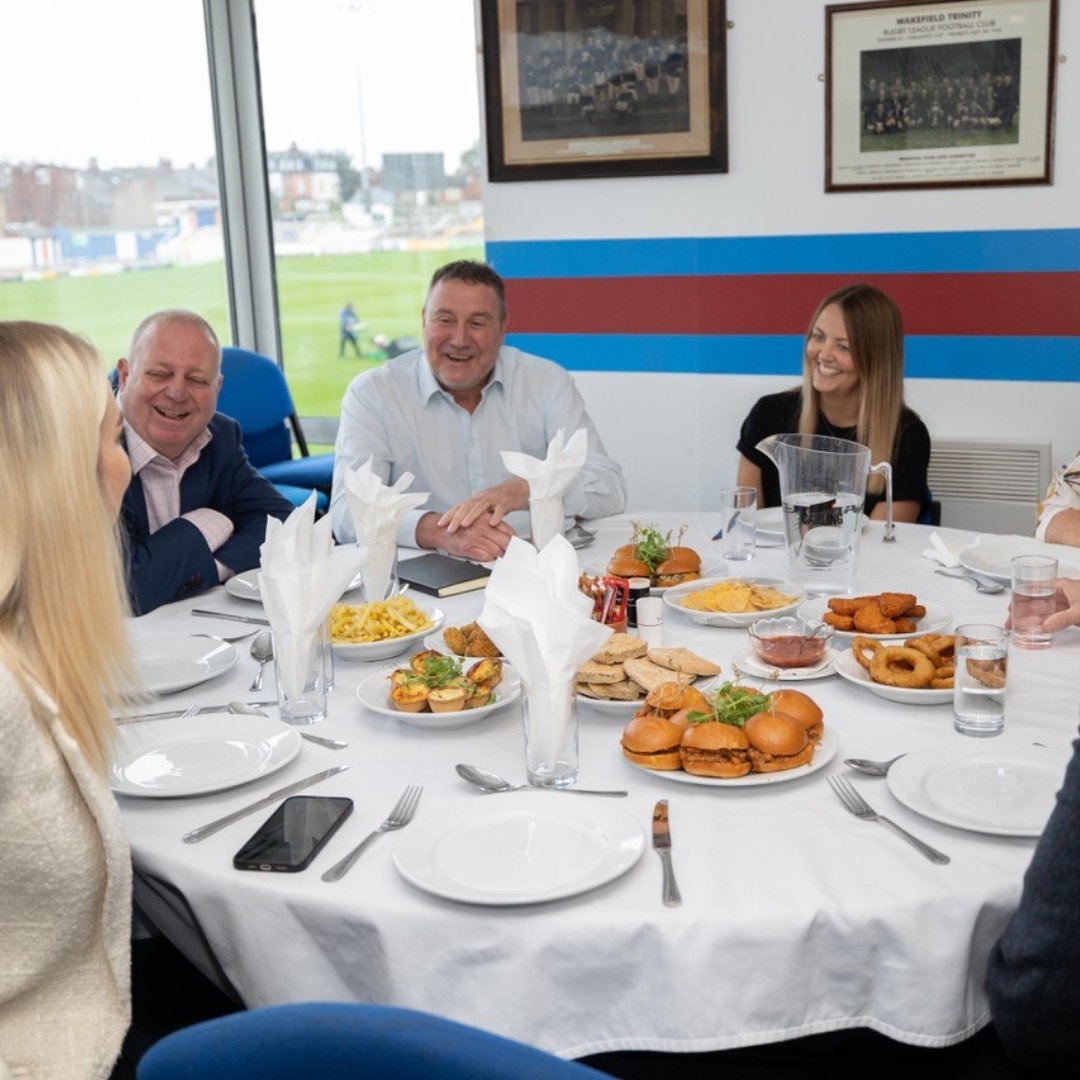 MidYorksChamber's tweet photo. 🥐☕ Fuel up before heading into #MYConference Kirklees at our exclusive networking breakfast. Enjoy a delicious bite to eat before joining the rest of our delegates in the exhibition space.

Places are limited so be quick! ➡️ https://t.co/8B2SOD9EPn

#kirklees #mybizconf https://t.co/CAKDWPppRD