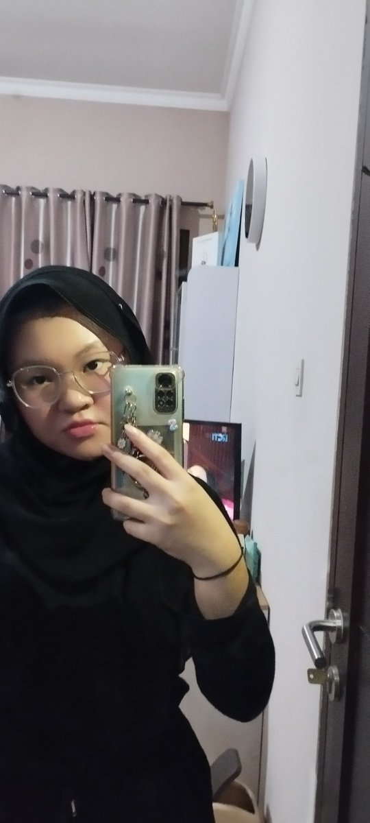 Mirror selca 🤍🖤

#ENGENESelcaDay #ENSD #SUNOO <a href="/ENHYPEN/">ENHYPEN OFFICIAL</a> <a href="/ENHYPEN_members/">ENHYPEN</a>