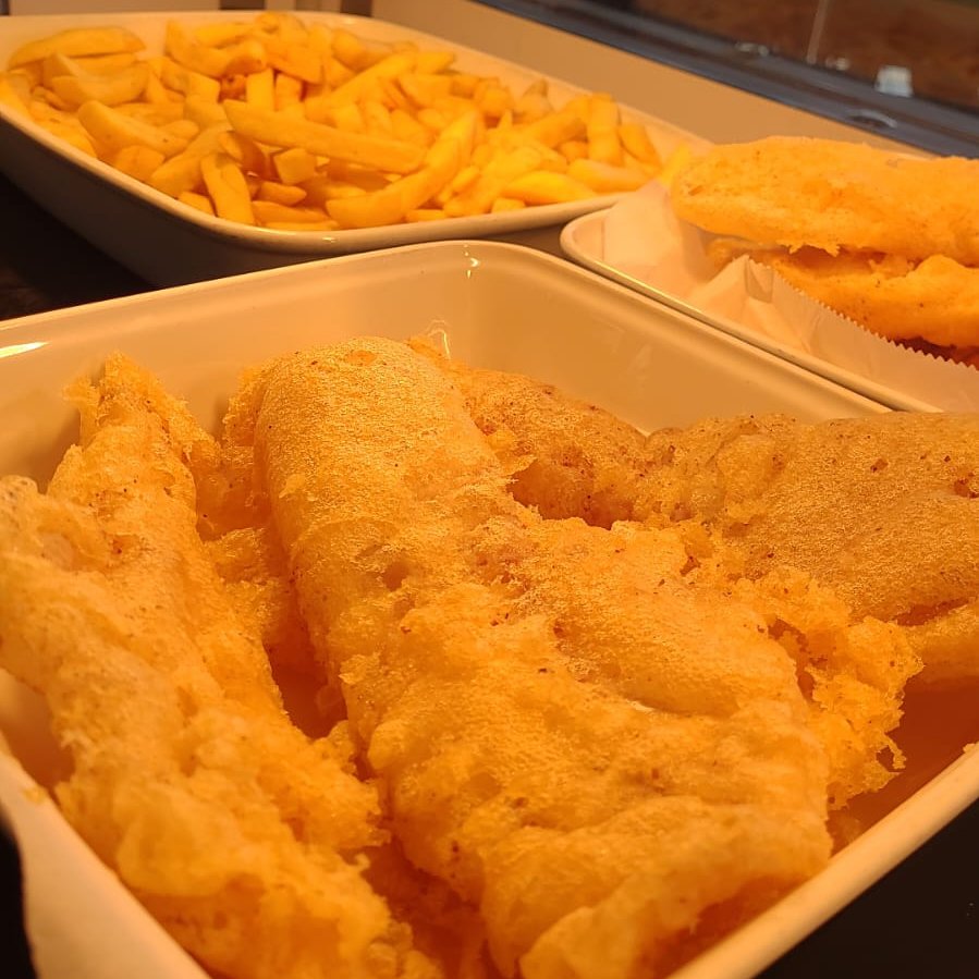 Have you been longing for Drake's Kitchen fish and chips since our issue with the extraction? 🎣 Well you don't have to miss out today because RLB Café is back with their #FishFriday special: Tempura-battered haddock with chips and katsu sauce (gluten-free).