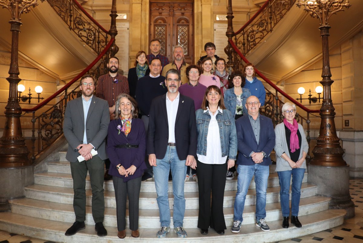 Ayto_SS's tweet photo. ♀💜 La corporación municipal ha realizado la lectura de la declaración institucional con motivo del Día Internacional de la Mujer,  aprobada por todos los grupos municipales
➦ https://t.co/K4QXdxEFwl

#Donostia #SanSebastian #InfoDSS @DSSberdintasuna @DSSEmakumeenEtx https://t.co/wOJVyGwDWu