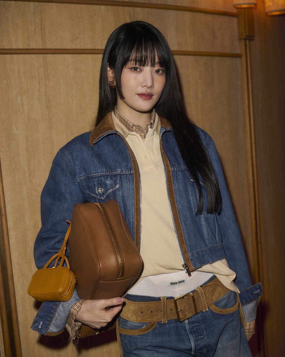 miumiu_japan's tweet photo. ジジ・ハディッドがホストを務める、#ミュウミュウ 2024年秋冬ファッションショーのディナーに出席したゲストたち。

#MiuMiuClub
#MiuMiuFW24 https://t.co/OTtr2GTjWT