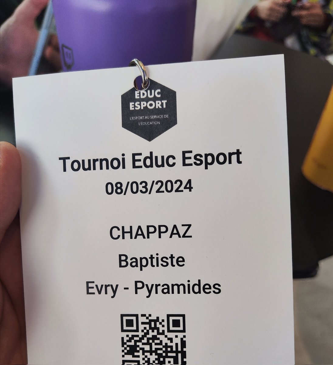 DrChappaz's tweet photo. C'est l'heure ! Les élèves du collège @ClgLesPyramides sont arrivés à leur première compétition inter-établissements du projet #EducEsport ! https://t.co/ttZIqGUMDM