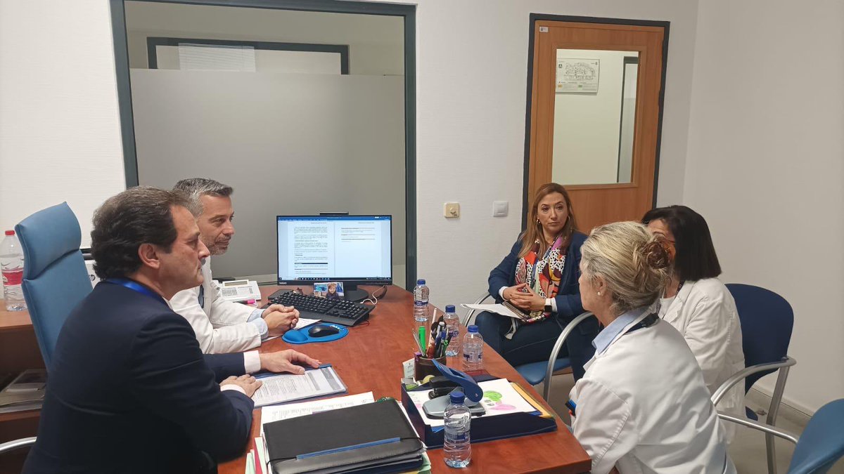 SaludNorteMalag's tweet photo. Hoy hemos recibido la visita de seguimiento de la  #certificación del Servicio de #Farmacia del Área Sanitaria. ¡Más oportunidades de mejora!. 
@calidadACSA https://t.co/KIQcGceLub