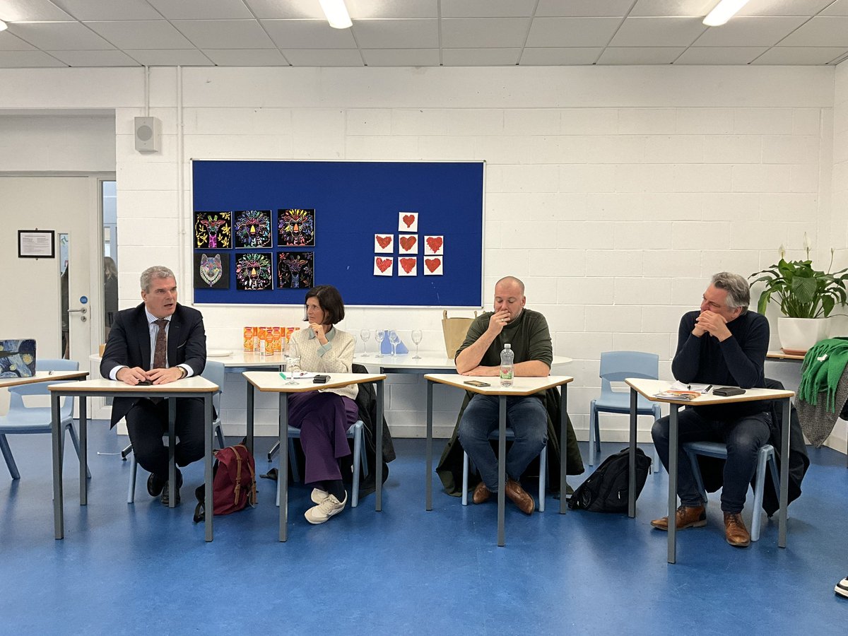 jensvermeersch's tweet image. Yesterday we were guests at the amazing performance of the school musical at @KinsaleComSch 
Today we continue our jobshadowing on HR in education with a great workshop by Phil Fox of @TeachingCouncil and with thrilling interaction with  @JirwinJohn of @accsirl &amp;amp; @FergalMcCarthy3