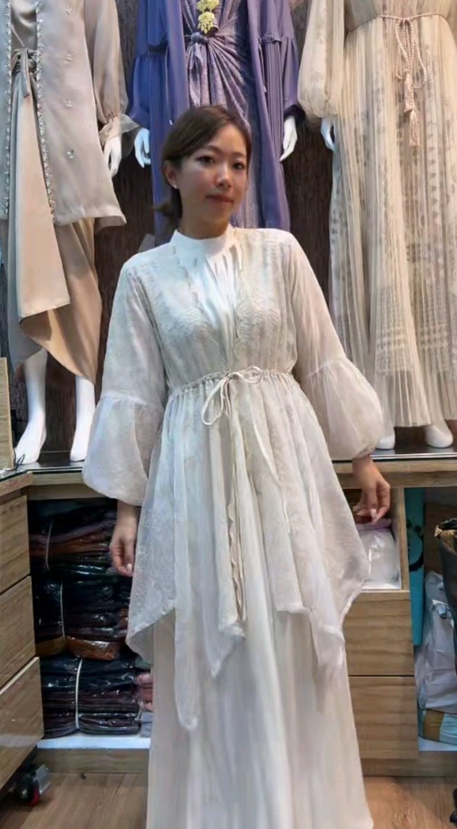 ByEkaZww's tweet photo. @_frrazrn @nalans_ Hi! I ada nak letgo Kirana Scallop Lace Dress. Sesuai untuk raya💫

Cream 
One size (can fit s - xl)
RM180 - free postage

Boleh reply/ dm kalau berminat😇 https://t.co/Q0cZ6C3Vk4