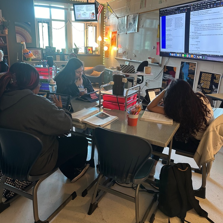 PHSWarriors1957's tweet photo. Ms. Trader's wonderful 9th graders are working on their end of the unit essay on Survival! So proud of them! 💙💛#BlessedAtPHS https://t.co/GfA39yxQDW