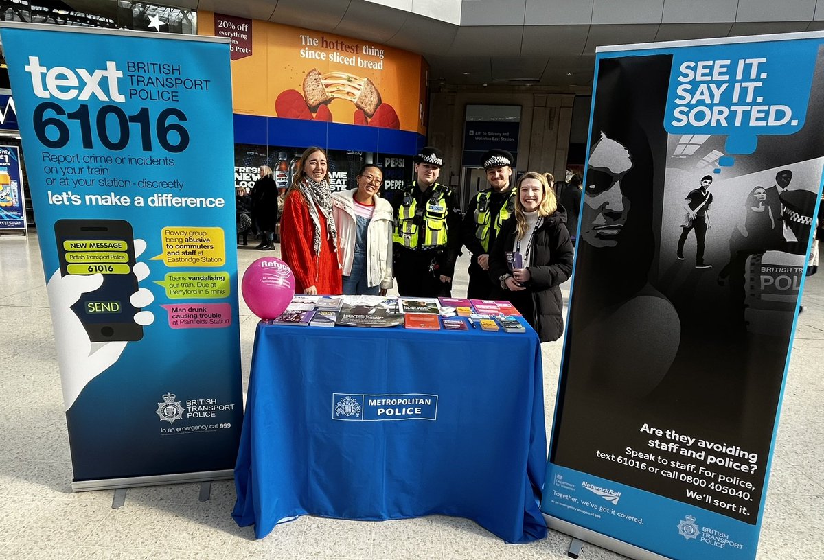 #InternationalWomensDay We forgot to mention that London Bridge were taking part too today! @BTPLondonBridge @LambethMPS @metpoliceuk @RefugeCharity @lambeth_council A really good day speaking to everyone! 🌷