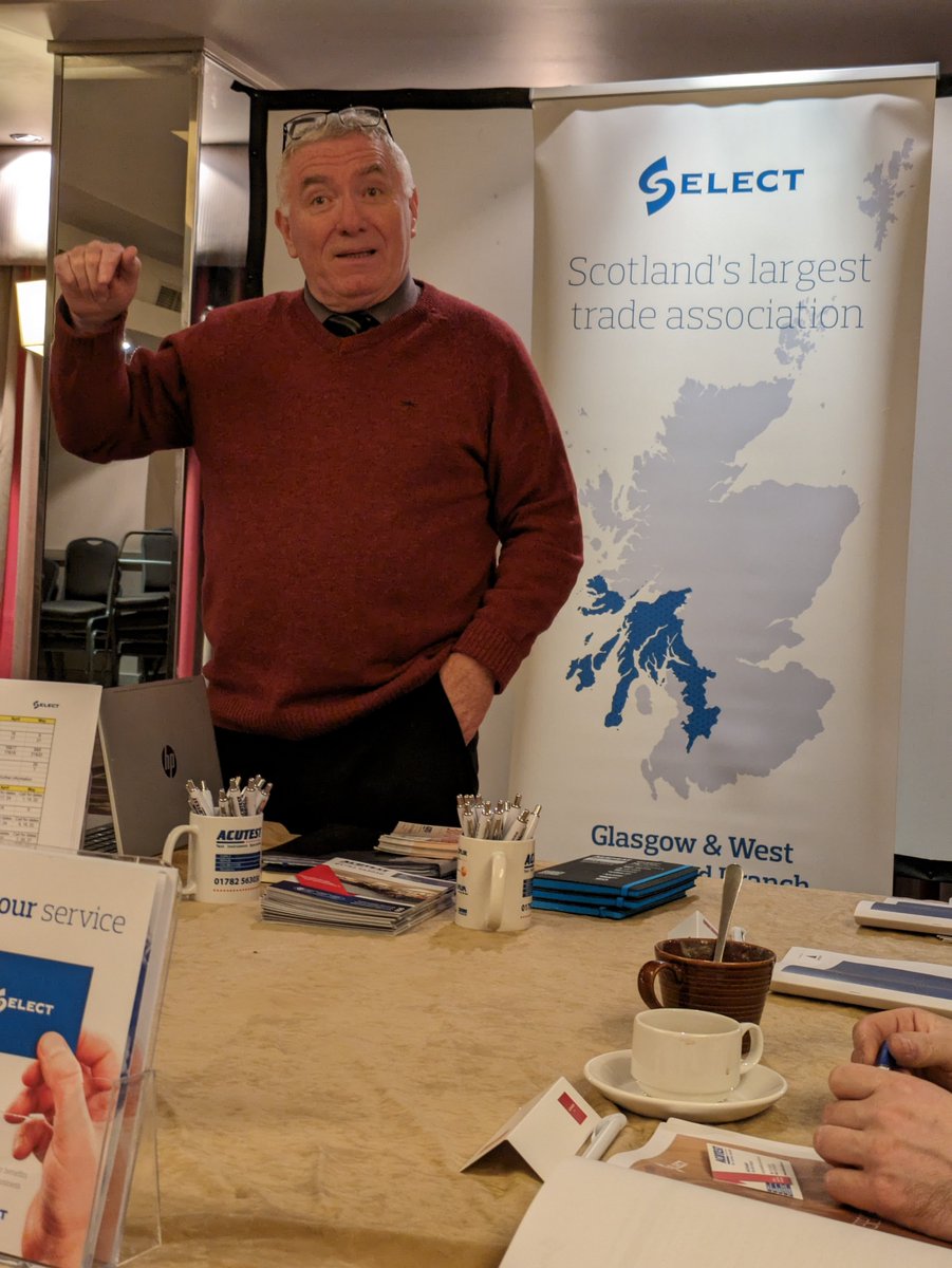 SELECT Updates tweet media