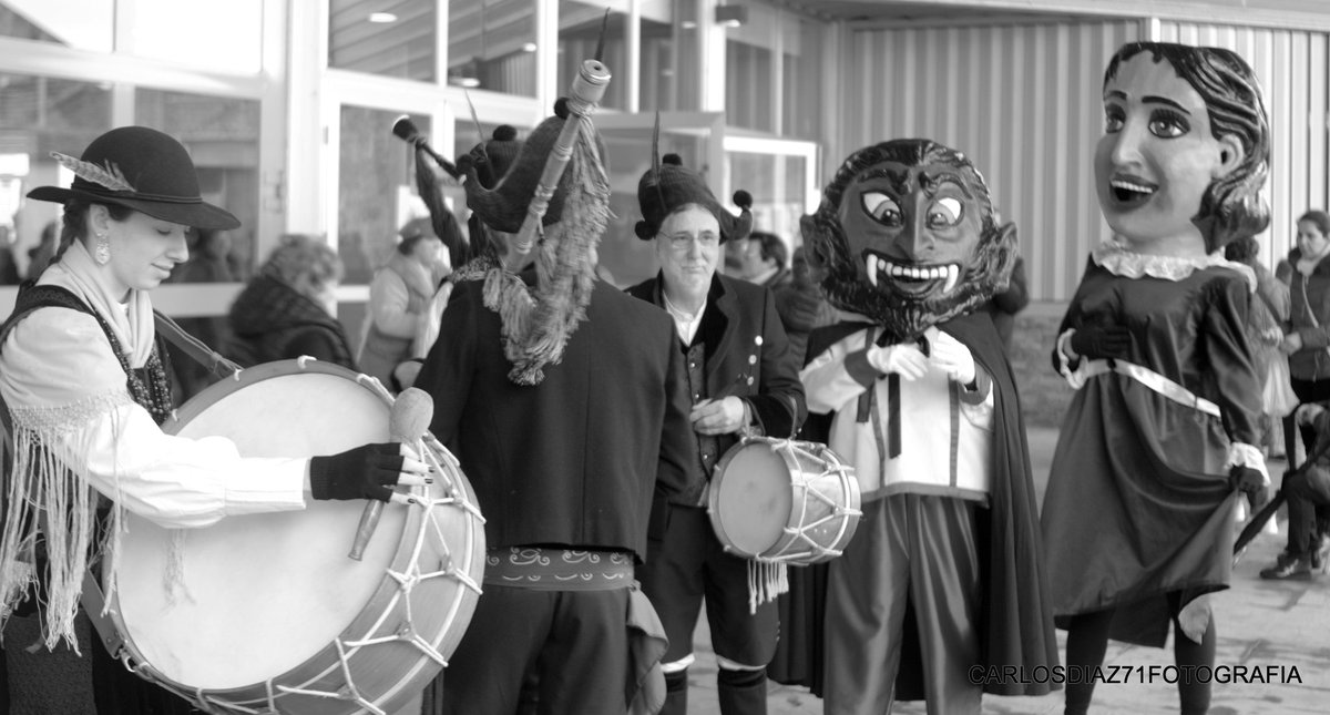 Carlos35418969's tweet photo. Animando 49 Festa Queixo Arzúa 2024
Foto CARLOSDIAZ71FOTOGRAFIA
#Arzua #queixear @festaDoQueixo #queixo #galicia
#asi_es_galicia #35mmphoto #bnwphoto #bnwphotography #blackandwhite #blackandwhitephotography #blackandwhitephoto #gaiteiros #cabezudos https://t.co/k6fiAamgsL