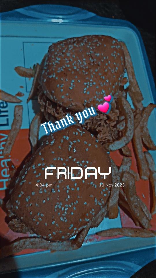 Thank you❤😊
Burger 🍔 lover😅
#zinger 
#burger 
#foodcorridoor
#skardu