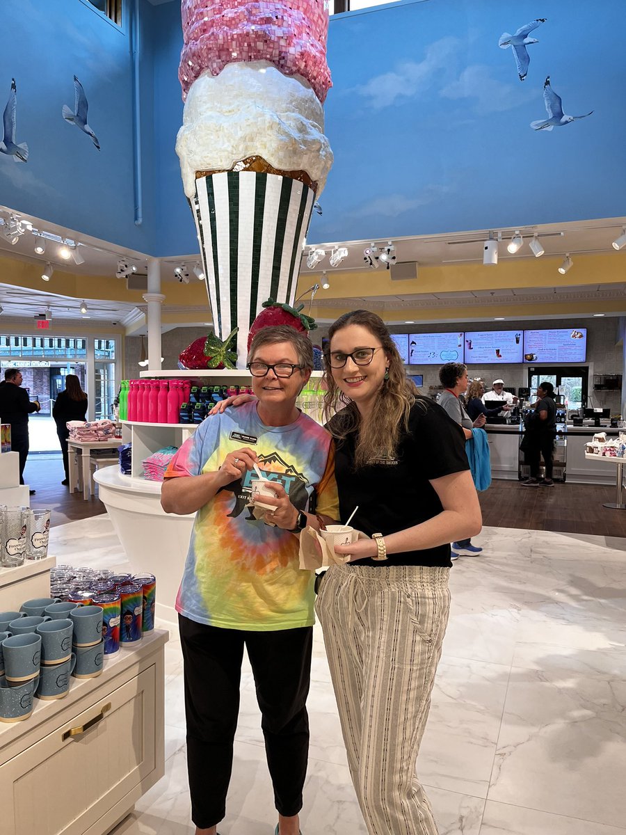 DawnPridham's tweet photo. This week in pictures includes Lots of food , spring , Titanic Custard store , Diane Farr, Juction 35
#food #Realestate #Realtorlife #Realtorphotography #Realestateagents #Tennessee #USA #Loveexit #EXITrealtyofthesmokies #exitcorp #love #Houseforsale #buyersagent https://t.co/UlznPd2Bci