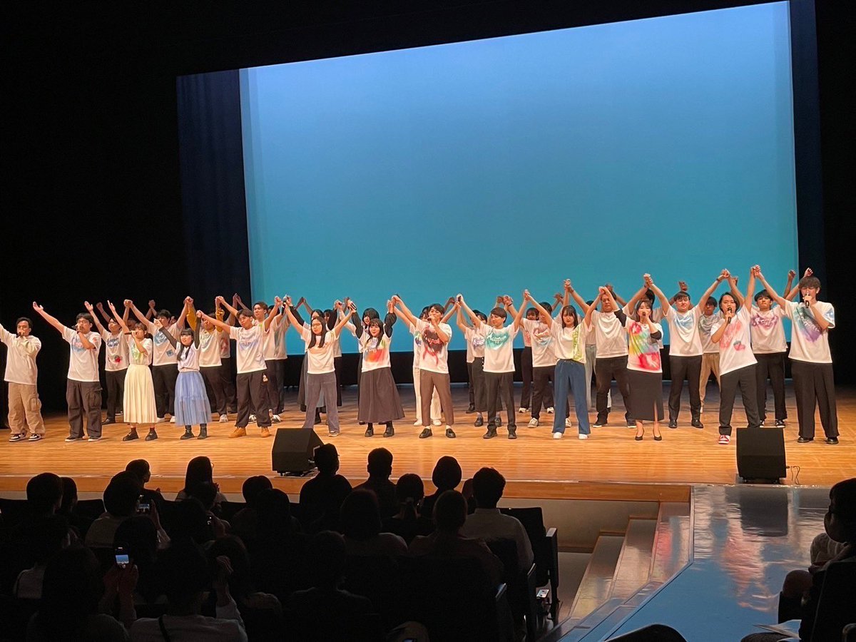 ryudai_aca's tweet photo. 昨日、琉球大学アカペラサークル♩うたゆん♩2023年度定期公演が終了しました！
4ヶ月以上かけて出演者全員で作り上げたこの公演はかけがえ���ない思い出となりました🥳
会場に足を運んでくださった方、配信で見てくださった方にここで感謝の気持ちを伝えさせて下さい。
本当にありがとうございました！ https://t.co/AVAHEYslP9