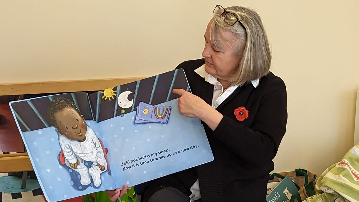 'I have seen mums' confidence with shared reading develop. It's such a lovely bonding experience for families.' On #IWD2024, we found out how a mum's reading group for Aghan women in Northumberland is using BookTrust packs to offer support and community: booktrust.org.uk/news-and-featu…
