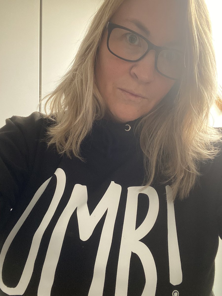 OMG!! Love my OMB hoodie 💕 @OneMinuteBriefs #OMBLES #CreativeCommunity