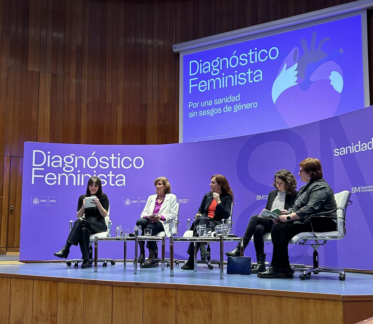 Un #diagnosticofeminista que es inevitable hacer desde salud mental, es que las mujeres reciben más violencia a lo largo de su vida. Y esa violencia se manifiesta en sufrimiento psíquico. Paremos la violencia de género para cuidar la salud mental de todas, todos y todes.