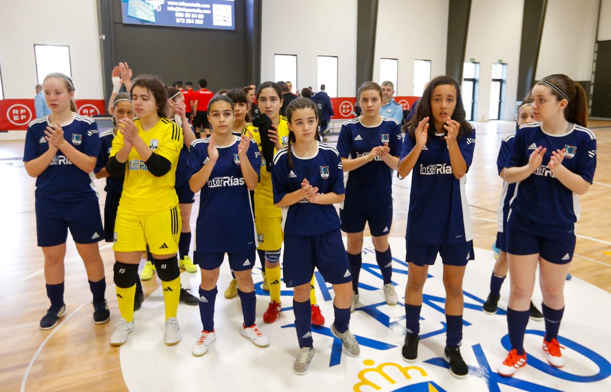 FutsalRFGF's tweet photo. 🤩👏💙

ORGULLOSOS das NOSAS na vitoria e tamén da derrota.

#SentindoGalicia | #SelecciónGalega https://t.co/10NPQa1oRZ