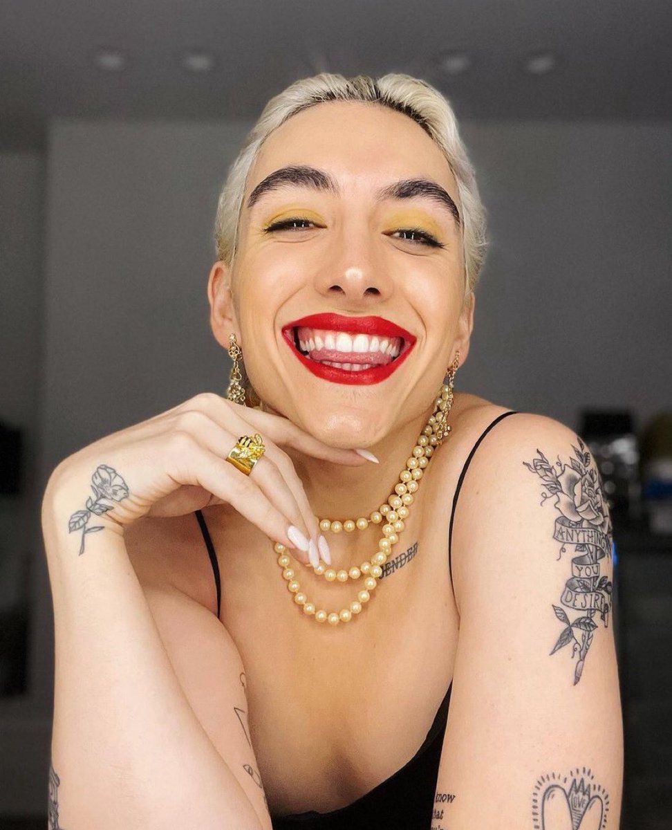 dailymasonpics's tweet photo. Mommy? Sorry…. Mother?? Sorry… Desire???? https://t.co/M6CJf5yJnC