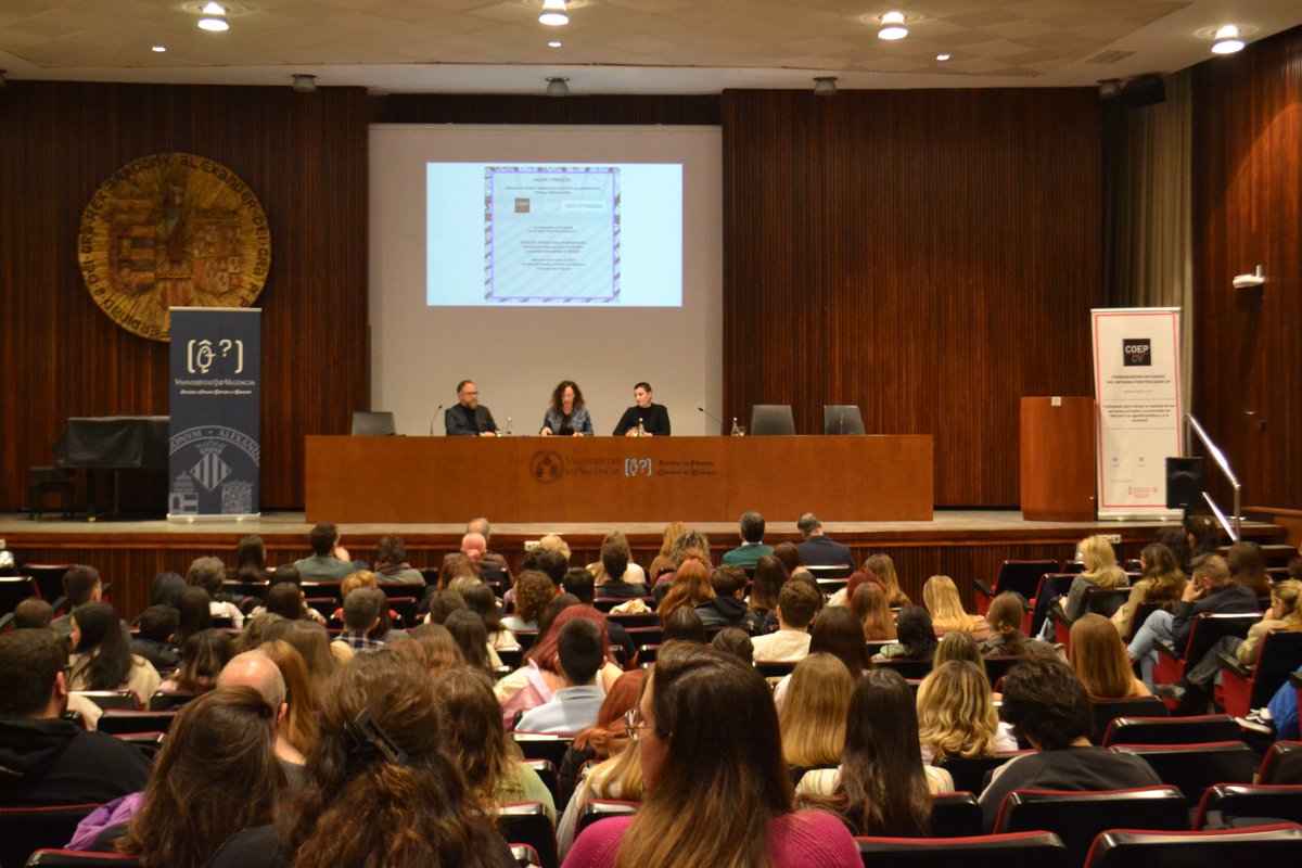 El pasado miércoles 6 de marzo, realizamos en la universidad de Valencia las jornadas "MUJER Y PRISIÓN". Queríamos poner en el foco a ese 7% de la población invisibilizada, que vive en un espacio creado para hombres, sin atención específica para la interseccionalidad.