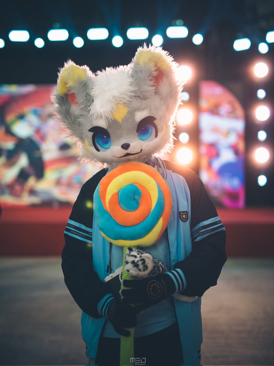 #FursuitFriday 超级棒棒糖🍭～