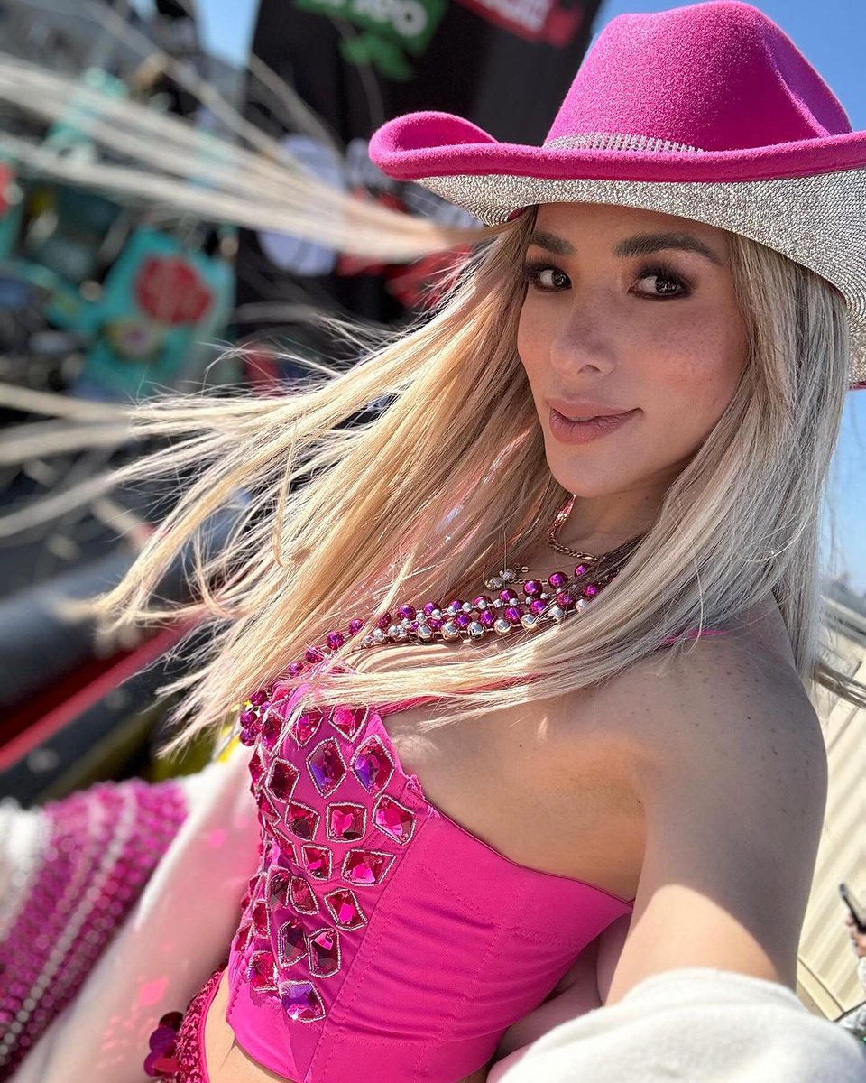 SassoFans's tweet image. Eres maravillosa y eso te hará llegar muy lejos @pao_sasso 💪🩷 #PaoSassoLaMala #BarbieSasso #PaoSasso