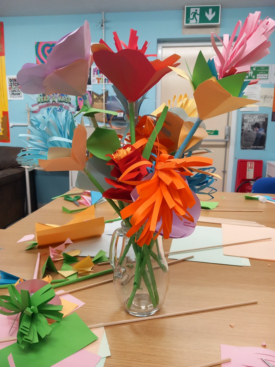 This week, we've been running Mother's Day activities with Astra Youth Centre, inc. paper flower design and a Mother's Day Podcast. Join us tomorrow at #BransholmeLibrary for our weekly art session at 10.30am, please book in advance.
<a href="/hull_libraries/">Hull Libraries</a> <a href="/GenerationHull/">Generation Hull</a> <a href="/Hullccnews/">Hull City Council</a>