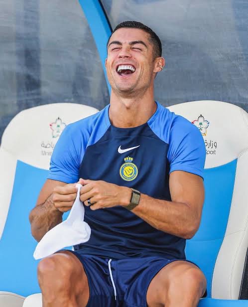 CristianoXtra_'s tweet photo. WORLD CUP:
🇩🇪 Most goals - Klose
🇫🇷 Most knockout goals - Mbappe
🇦🇷 Most penalties taken - Messi
🇦🇷 Most penalties missed - Messi

CHAMPIONS LEAGUE:
🇵🇹 Most goals - Ronaldo
🇵🇹 Most knockout goals - Ronaldo
🇦🇷 Most penalties taken - Messi
🇦🇷 Most penalties missed - Messi https://t.co/VVQhjoBHS2