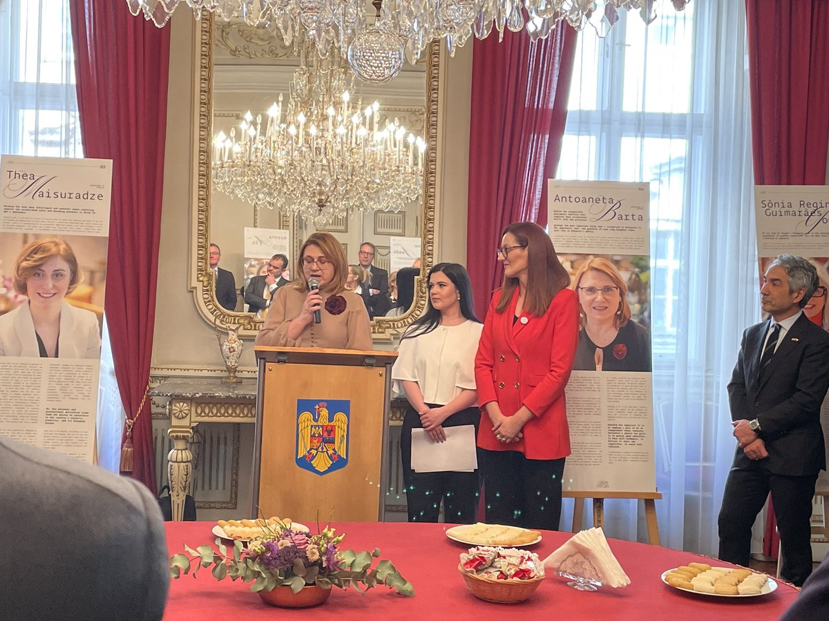 MattFieldUK's tweet photo. Wonderful exhibition of female colleagues to mark #IWD, a collaboration of our dear friends @MartinaMlinare1 @bijan and @amilahrustic 👏 https://t.co/ERp9T5qCqR