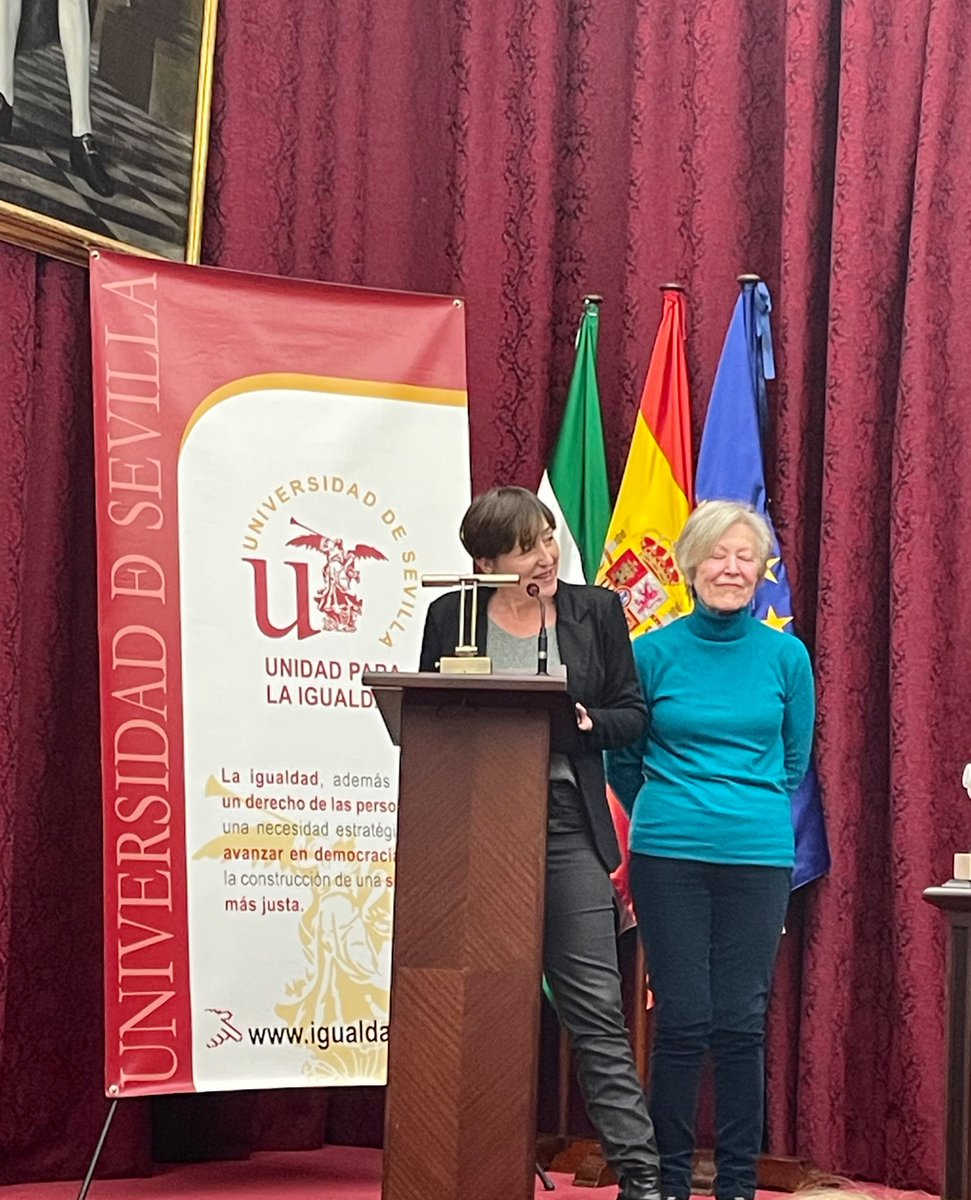 marramirez's tweet photo. La igualdad es el mejor antídoto contra todo tipo de violencia. La @unisevilla ha premiado a mujeres fuertes, de una larga trayectoria en el tiempo en proyectos de igualdad. Gracias, amigas, por todo lo que siempre habéis hecho abriendo espacios para que entre la luz. https://t.co/jwMVb12znS